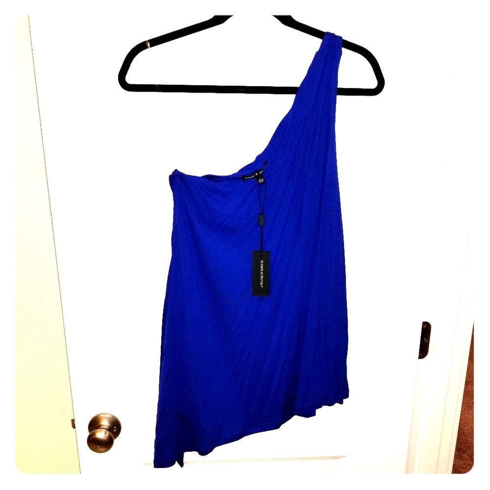 Cable of the shoulder Shirt